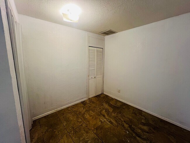 Building Photo - 129 Tassie Way