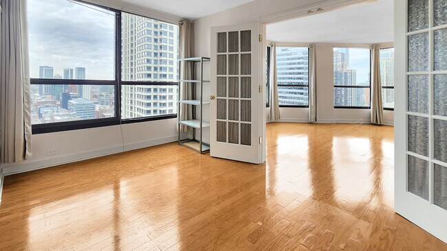 Building Photo - 405 N Wabash Ave