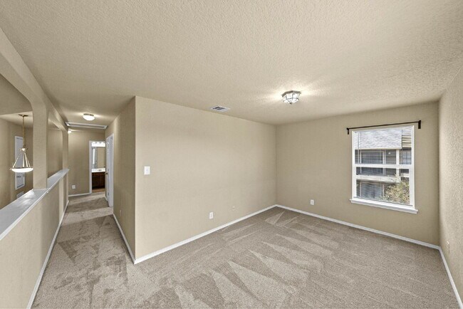 Building Photo - 1 Month Free Rent with an 18 Month Lease!!!