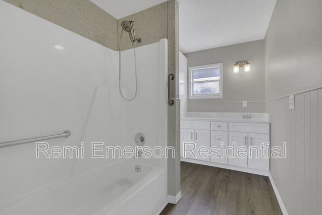Building Photo - 14025 Southeast 54th Ct.