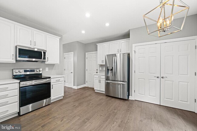 Building Photo - 1525 Walters Ln