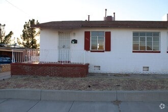 Building Photo - 1201 Selden Dr