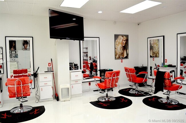 Building Photo - 2101 S Ocean Dr