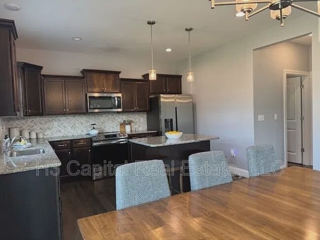 Building Photo - 1401 Miami Ct