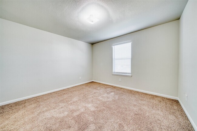 Building Photo - 6934 Orchid St
