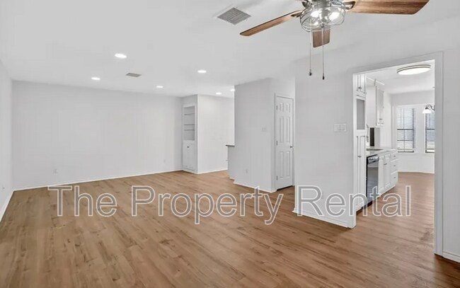 Building Photo - 3220 Preston Dr