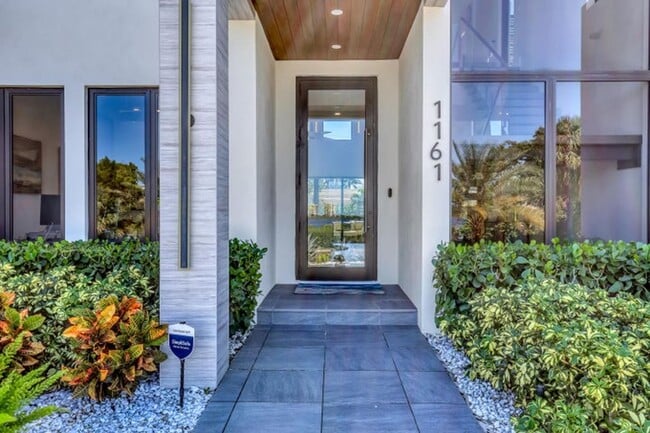 Building Photo - 1161 Pine Point Rd