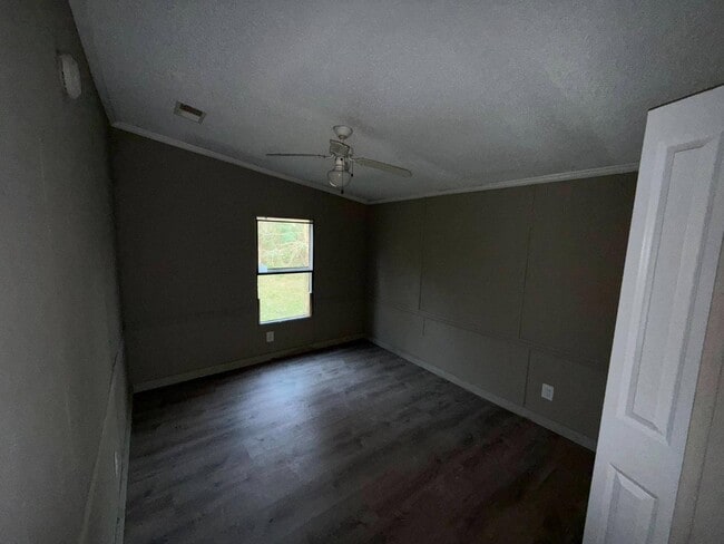 Building Photo - 503 Maple Ave