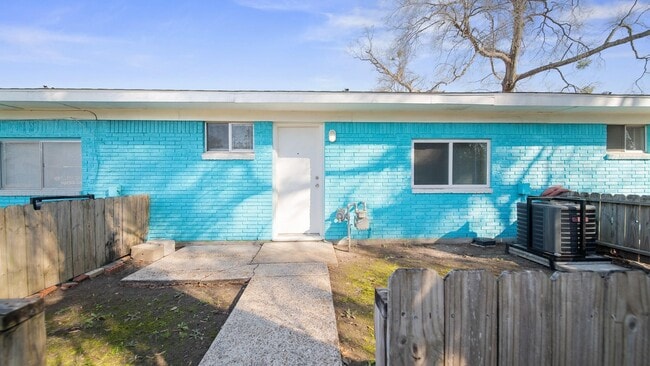 Building Photo - 7808 Glass St