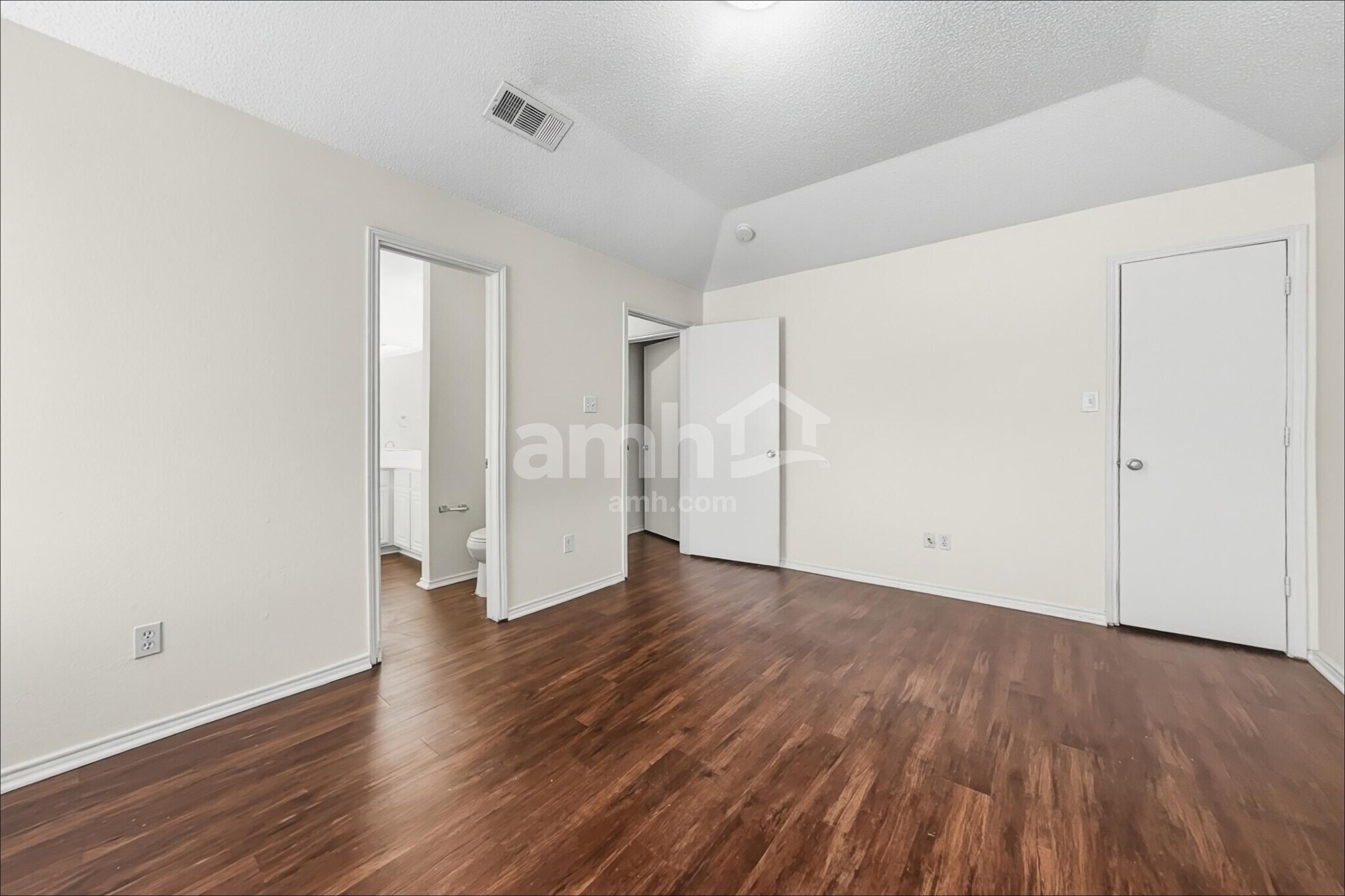 Building Photo - 8551 Western Meadows Dr