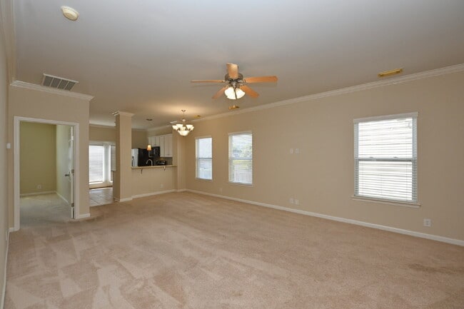 Building Photo - 2 BR Harbor Village Condo