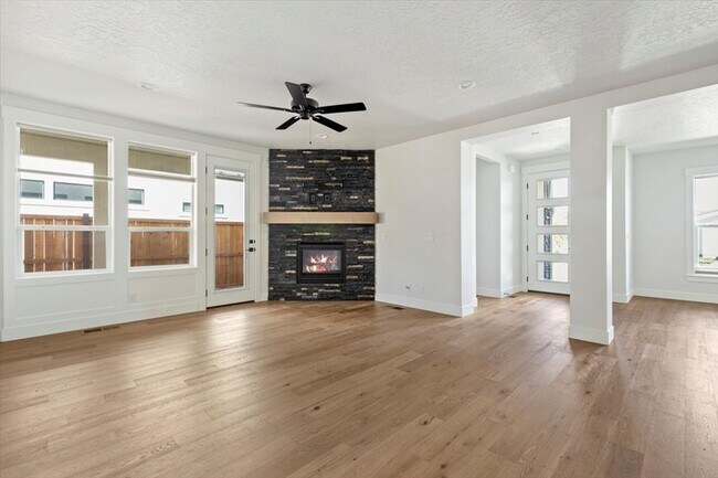 Building Photo - 8283 W Shams Ln
