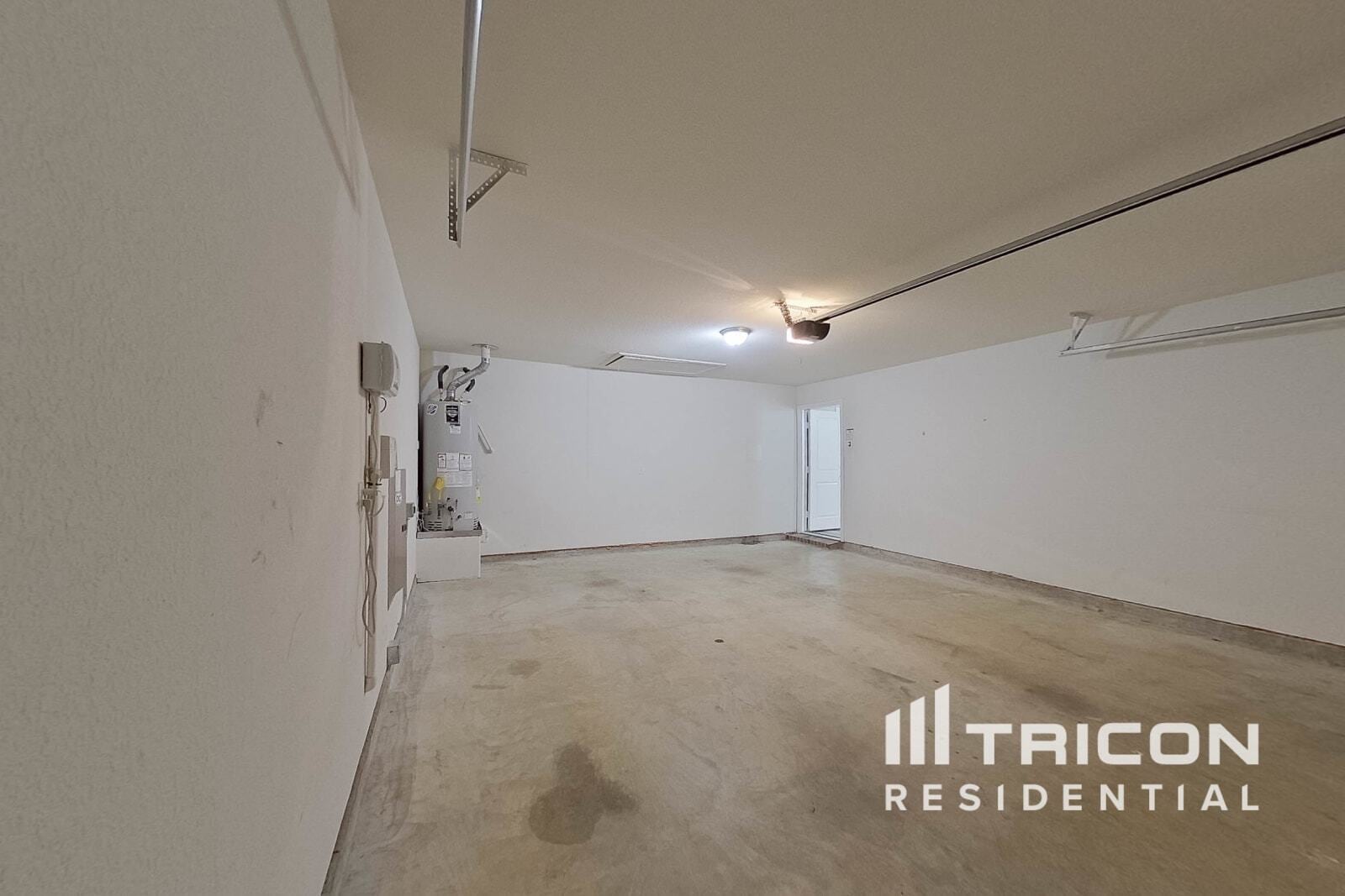 Building Photo - 1214 Cres View Dr