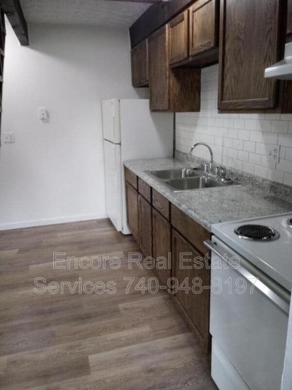 Building Photo - 1111 Hollander St