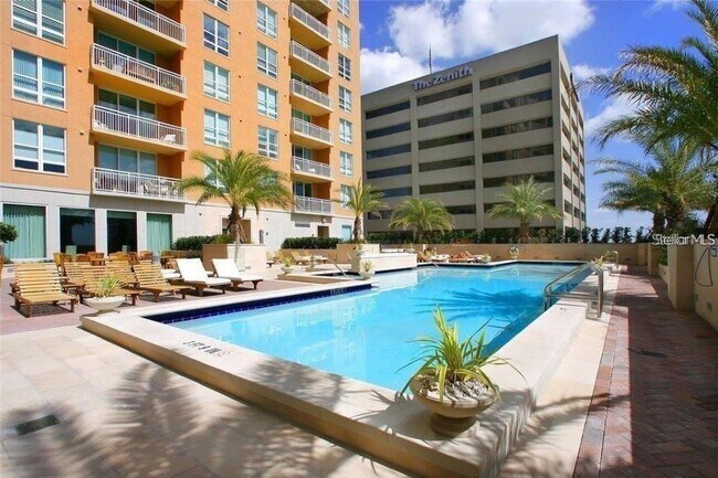 Building Photo - 1350 Main St