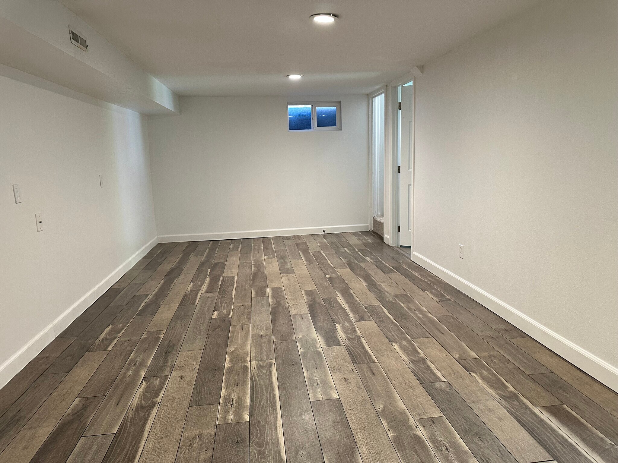 Downstairs Living area - 18234 120th Ave SE