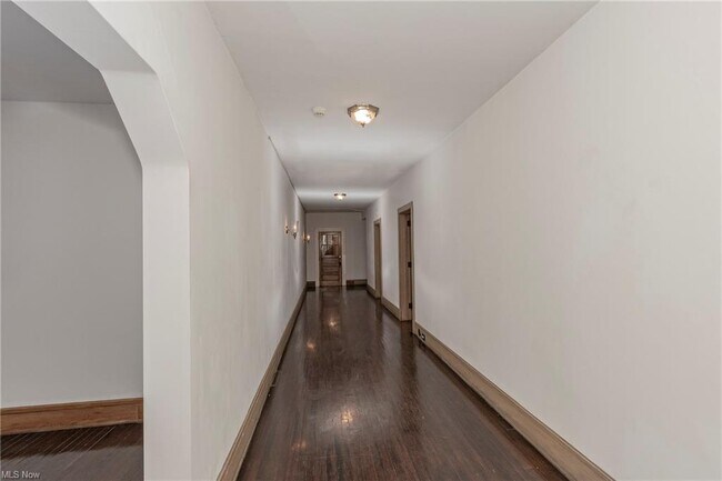 Building Photo - 283 Corning Dr