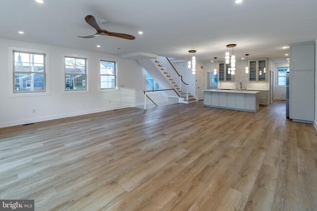 Building Photo - 17 Wilson St