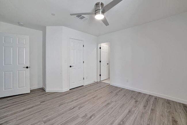 Building Photo - 10937 Parsley Ave