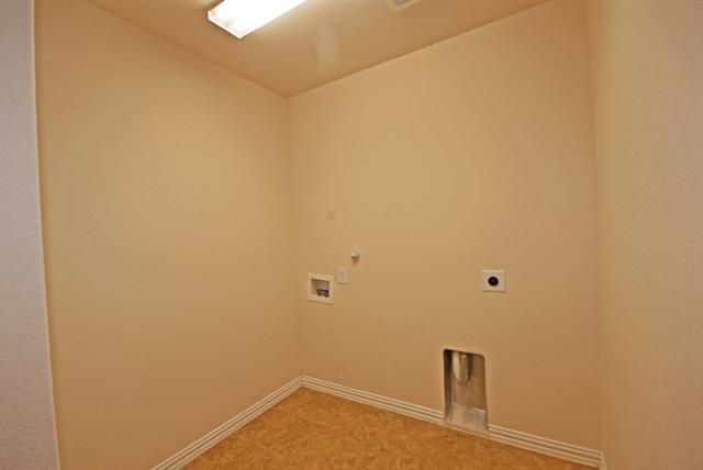 Building Photo - 1321 Crestview Dr