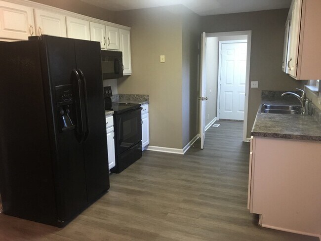 Building Photo - 157 Clearidge Dr