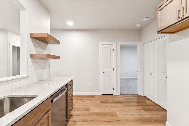 Building Photo - 2264 E Misty Fls St