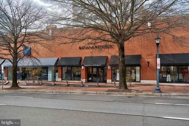 Building Photo - 4515 Willard Ave