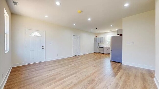 Building Photo - 3050 St Paul St