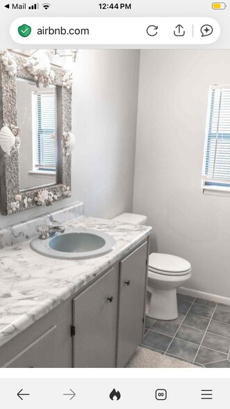 Building Photo - 256 Belaire Dr