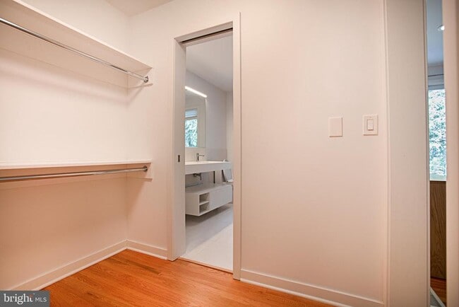 Building Photo - 92 Overbrook Dr