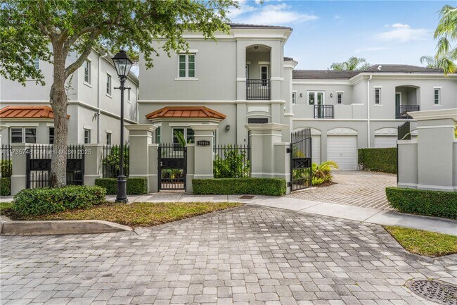 Building Photo - 10155 SW 75th Pl