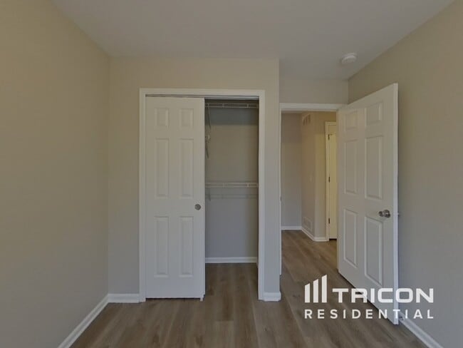 Building Photo - 8439 Shadow Run Ln