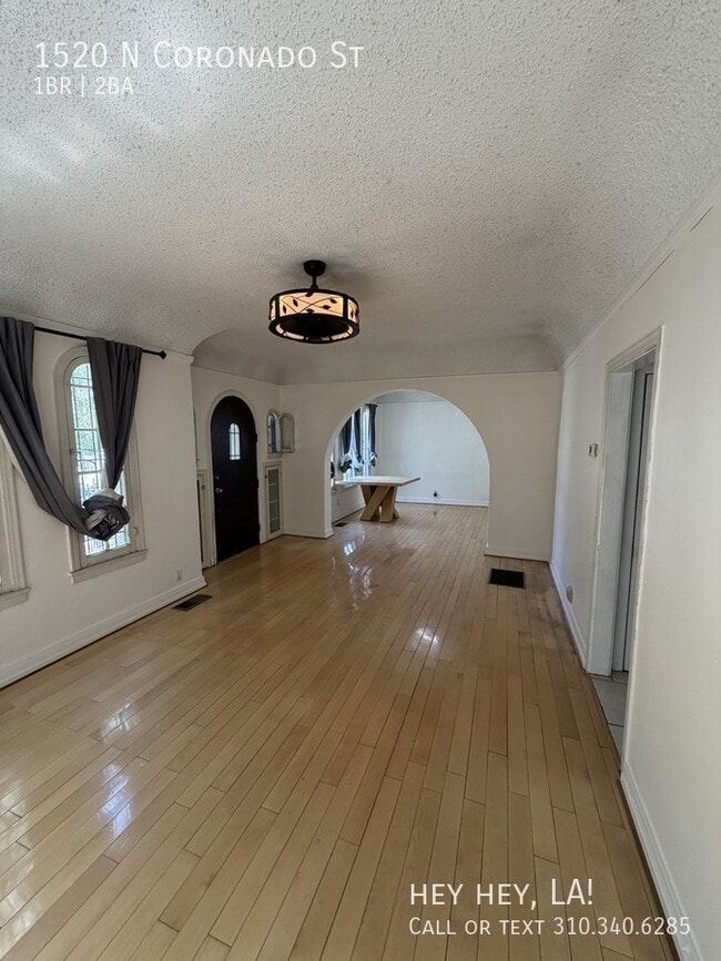 Building Photo - 1520 N Coronado St