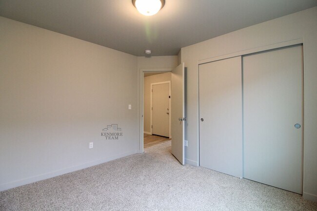 Building Photo - 301 Cedar Ave