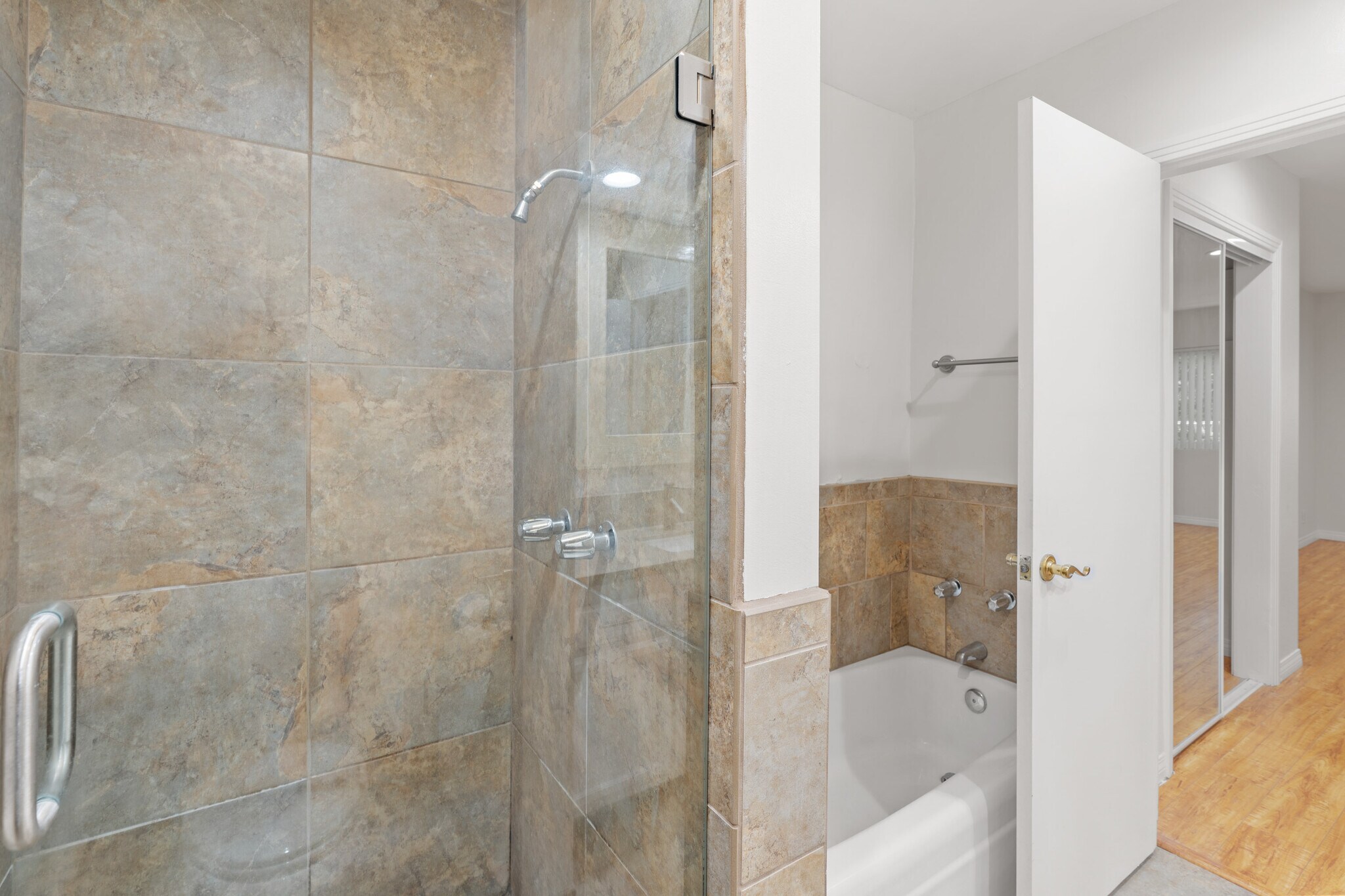 bathroom 1 - 4915 Tyrone Ave