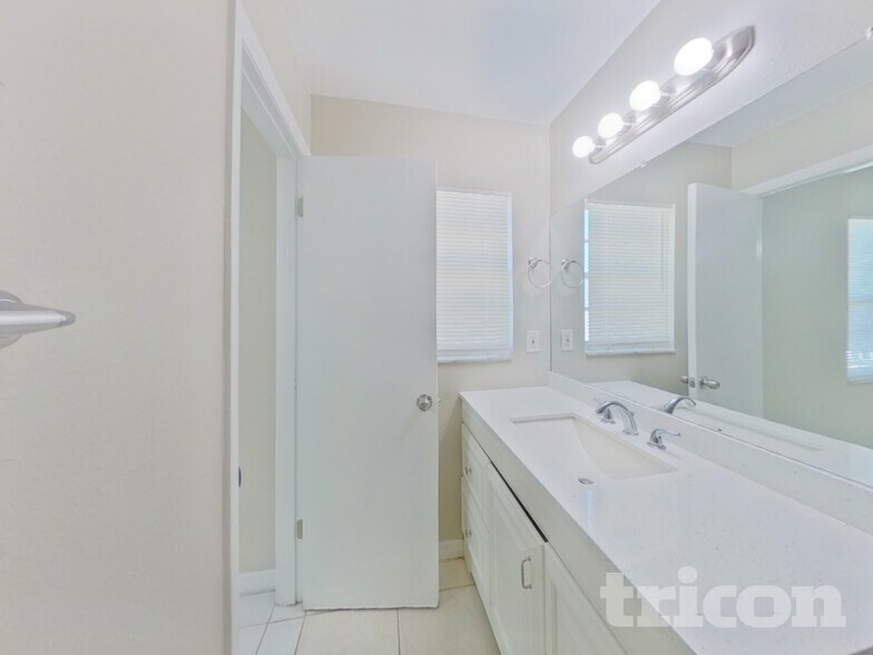 Building Photo - 111 Sheryl Lynn Dr