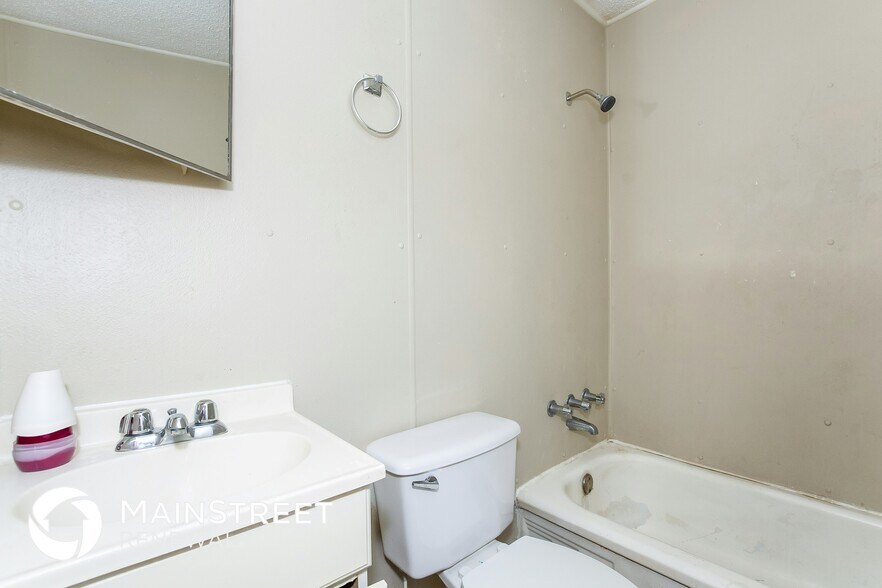 Building Photo - 2408 Marlowe Ave