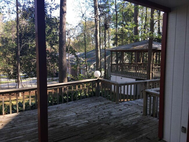 Building Photo - Great 2/2 right off Apalachee Pkwy!