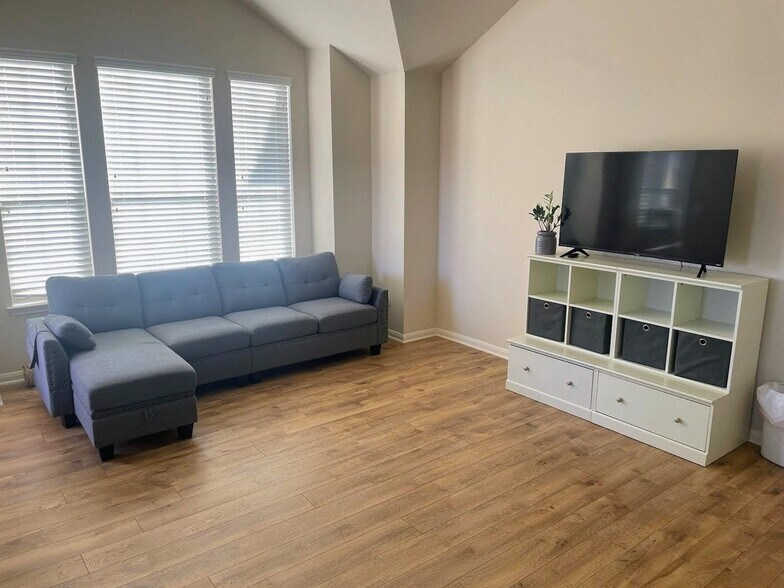 Building Photo - 7220 Moon Rock Rd