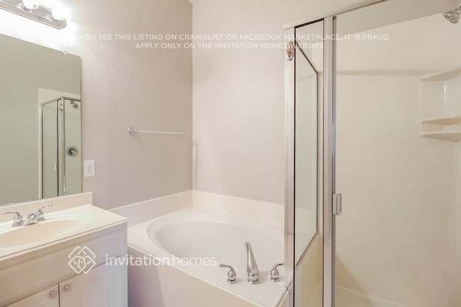 Building Photo - 13425 Austin Stone Dr