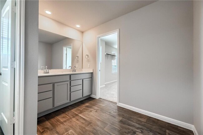Building Photo - 212 Strand Ln