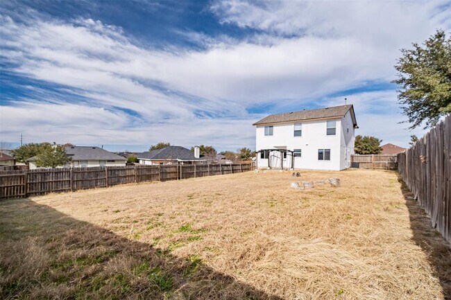 Building Photo - 104 Pond Way