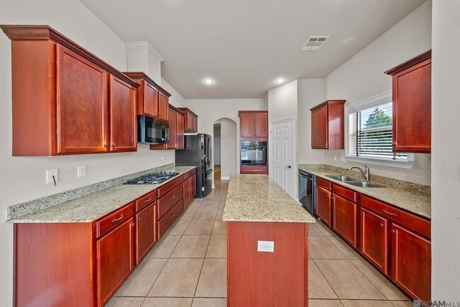 Building Photo - 6107 Waterford Ln