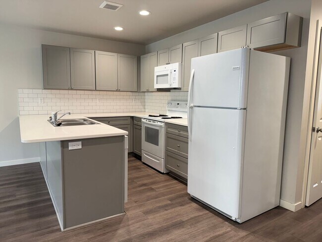 Building Photo - 5307 Smitten Street #3