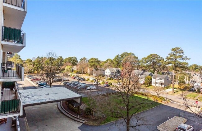 Building Photo - 7320 Glenroie Ave