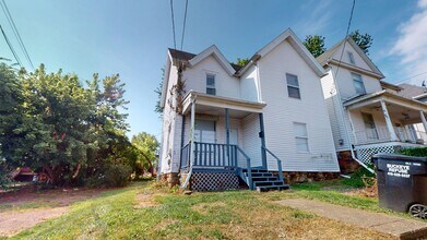 Building Photo - Large house in Mansfield, possible section 8
