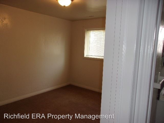 Building Photo - 2 br, 1 bath House - 440 S 200 W