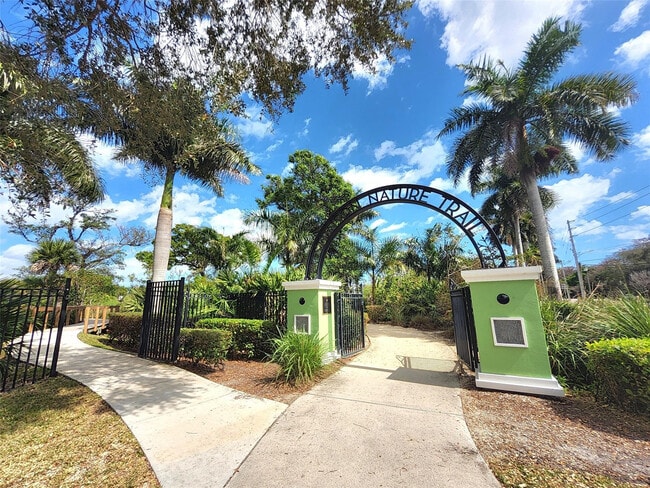 Building Photo - 112 Royal Pk Dr