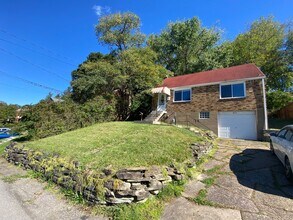 Building Photo - Beautiful 3 Bedroom 2 Full Bathroom Home in Penn Hills - Available NOW!
