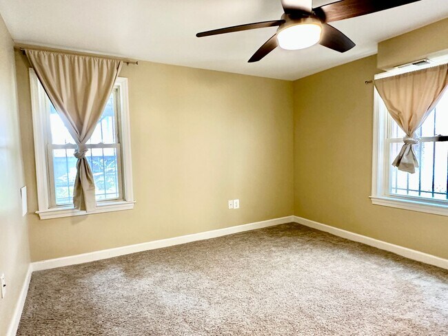 Building Photo - 2 Bed 1 Bath Adams Morgan